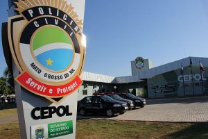 Homem é preso após sequestrar filho em parquinho