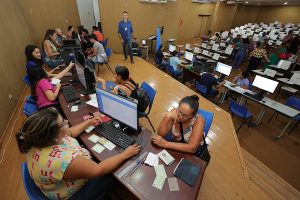 Mutirão do CadÚnico atende cerca de 200 pessoas no 1º dia de atualizações