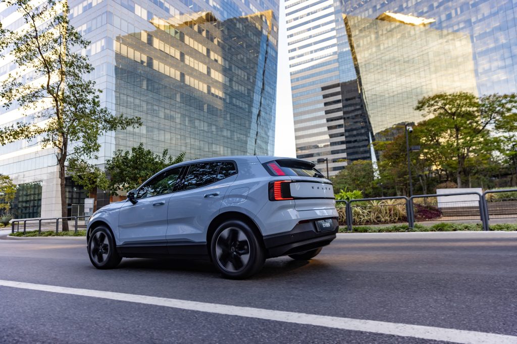 328717-volvo-ex30.jpg