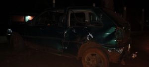 Motociclista fica ferido em acidente e motorista do carro foge do local