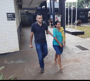 Mulher acusada de triplo homicídio em Dourados é transferida para o presídio de Jateí