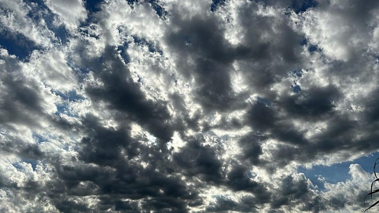 Aniversário de Dourados será com sol entre nuvens e "pancadas" de chuva
