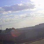 Domingo de sol com algumas nuvens e previsão de chuva rápida em Dourados