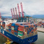 Legenda-Navio-porta-conteineres-atracado-no-Porto-de-Santos-SP-o-maior-complexo-portuario-da-America.jpeg