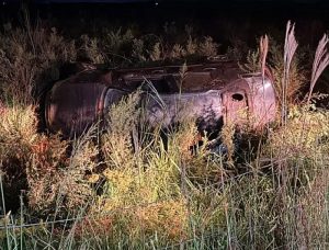 Motorista é arremessado durante capotagem e morre em estrada