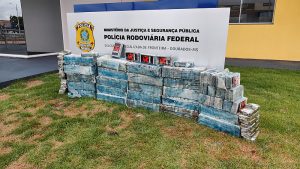 Polícia prende motorista e apreende cocaína em carreta carregada com milho na BR-163