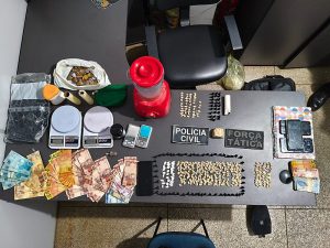 Ação conjunta fecha “bocas de fumo” que funcionavam em condomínio e 4 pessoas são presas