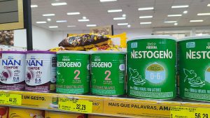 Bebê de 2 meses com suspeita de intoxicação por fórmula apresenta quadro de meningite