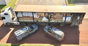 DOF apreende cigarros e agrotóxicos avaliados em R$ 2,1 mi em carga de madeira
