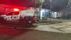 Dono de conveniência sofre tentativa de homicídio em Dourados; outro homem também foi baleado