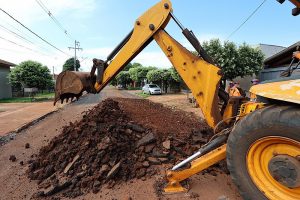 Dourados tem 6 frentes simultâneas de recuperação asfáltica