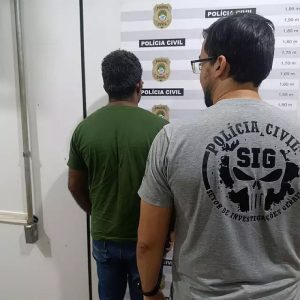 Homem é preso por inventar roubo e incendiar carro de empresa que trabalhava