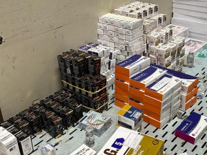 Fiscalização desmonta rota de envio e apreende lote de canetas emagrecedoras