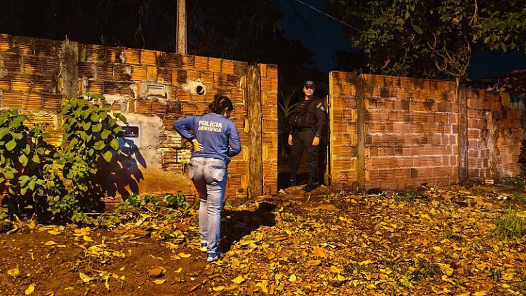 Homem morre após cair sobre garrafas de vidro no Jardim Independência