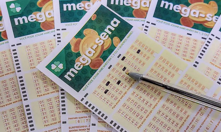 Mega-Sena acumula e vai a R$ 130 milhões; veja os números sorteados