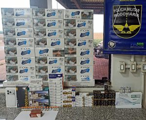 Motorista de caminhão baú é preso com R$ 40,2 mil em contrabando