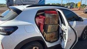 PRF apreende cerca de uma tonelada de maconha em veículo no anel viário de Dourados