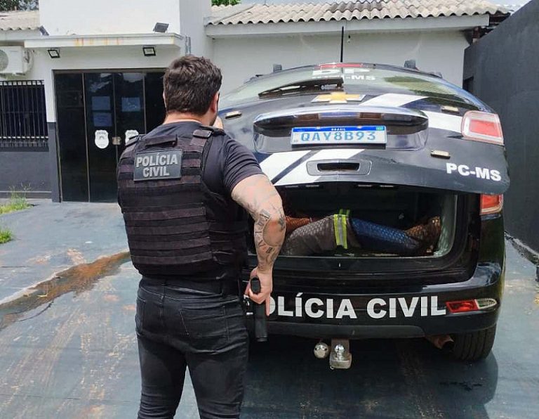 Polícia prende homem acusado de estuprar a própria irmã de 15 anos em aldeia