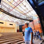 Marçal Filho visita reforma do Teatro Municipal que segue em ritmo avançado