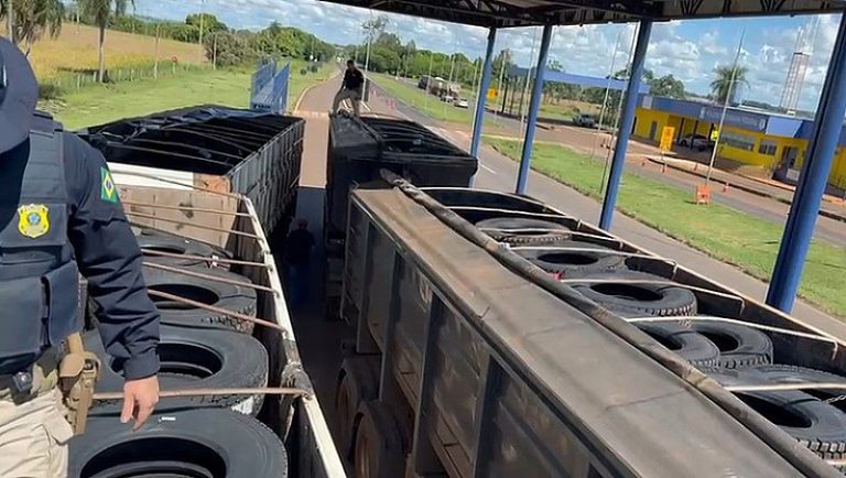 Polícia apreende carretas com 545 pneus contrabandeados do Paraguai