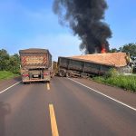 VÍDEO: Delegado salva motorista de carreta em chamas em rodovia de MS